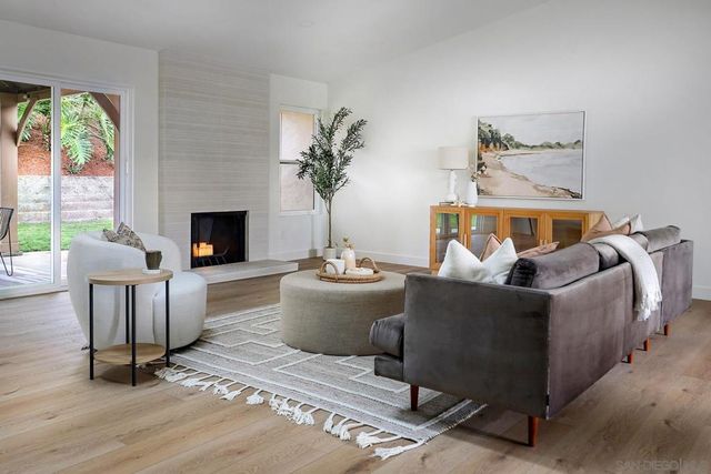 1028 Daisy Ave, Carlsbad, CA 92011