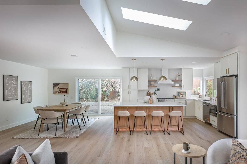 1028 Daisy Ave, Carlsbad, CA 92011