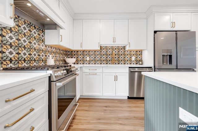 19 Crescent Hollow Court, Ramsey, NJ 07446