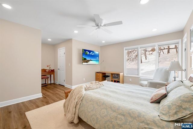 19 Crescent Hollow Court, Ramsey, NJ 07446