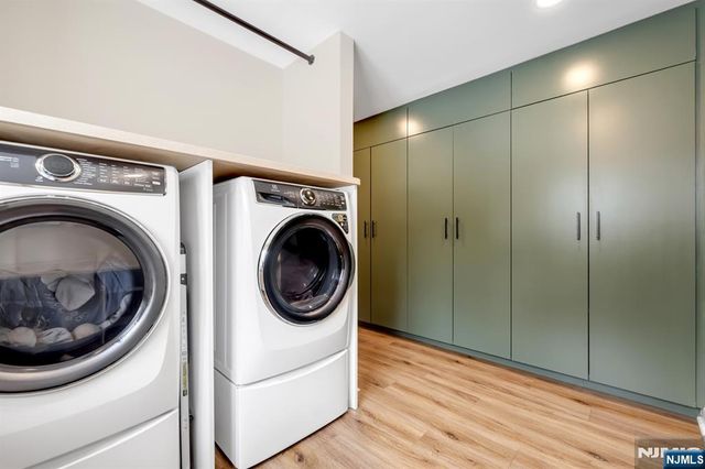 19 Crescent Hollow Court, Ramsey, NJ 07446