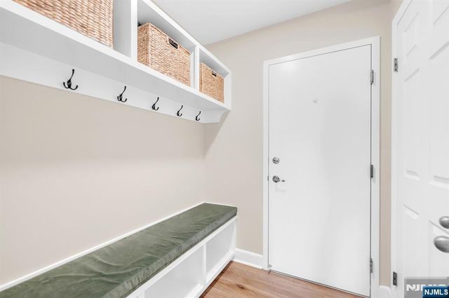 19 Crescent Hollow Court, Ramsey, NJ 07446