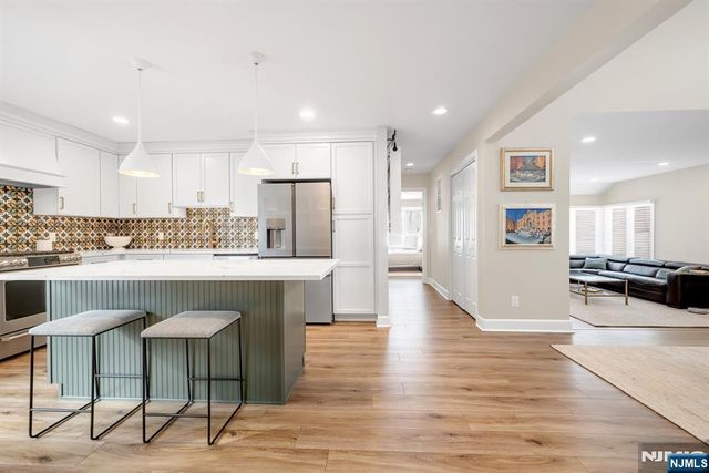 19 Crescent Hollow Court, Ramsey, NJ 07446