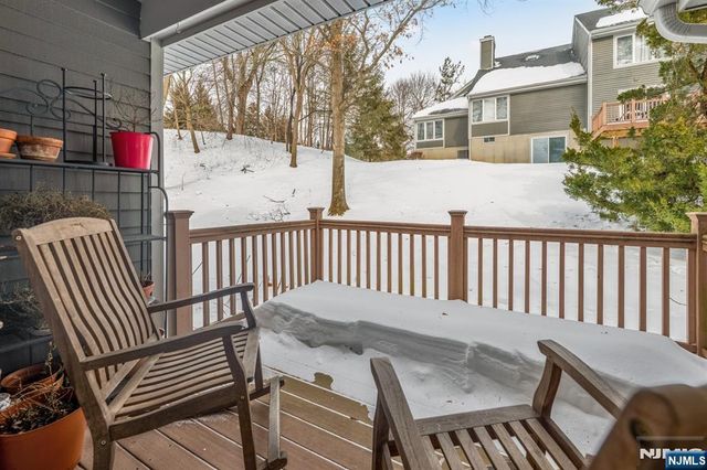 19 Crescent Hollow Court, Ramsey, NJ 07446