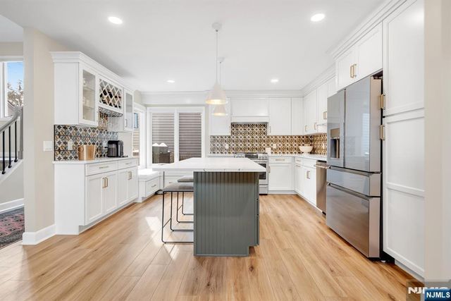 19 Crescent Hollow Court, Ramsey, NJ 07446