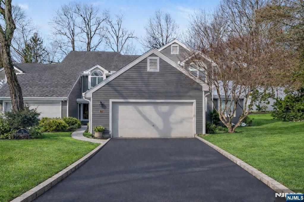 19 Crescent Hollow Court, Ramsey, NJ 07446