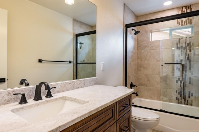 3405 Deledda Road NE, Rio Rancho, NM 87144