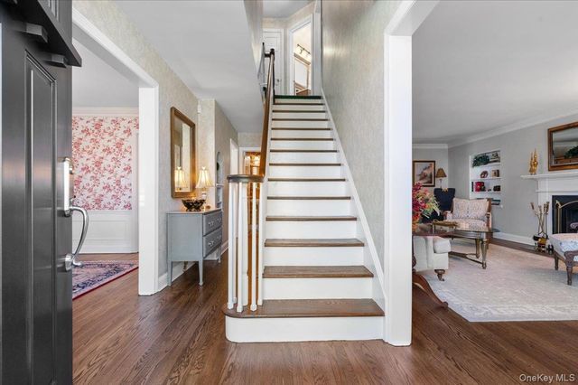96 Huntington Road, Garden City, NY 11530