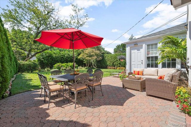 96 Huntington Road, Garden City, NY 11530