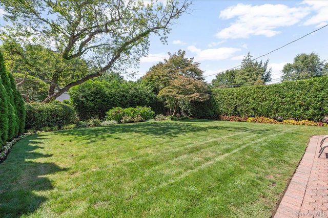 96 Huntington Road, Garden City, NY 11530