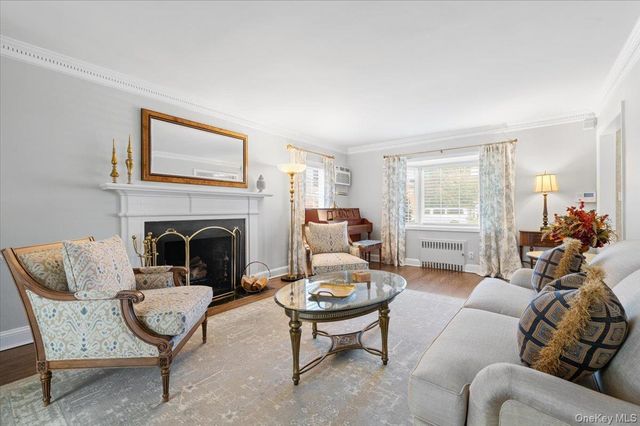 96 Huntington Road, Garden City, NY 11530