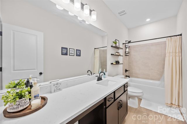 6230 Gala Lane, Charlotte, NC 28215