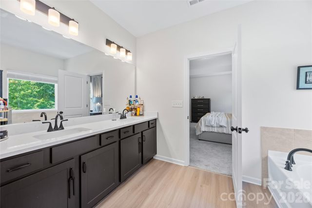 6230 Gala Lane, Charlotte, NC 28215