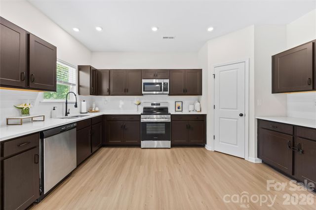 6230 Gala Lane, Charlotte, NC 28215