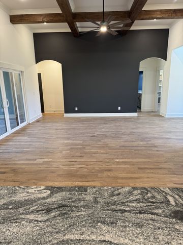 112 Bradley Ln, Cottontown, TN 37048