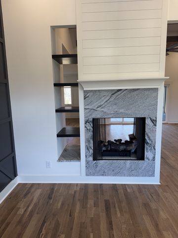 112 Bradley Ln, Cottontown, TN 37048