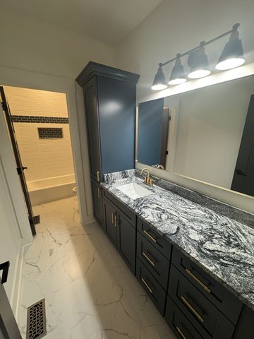 112 Bradley Ln, Cottontown, TN 37048