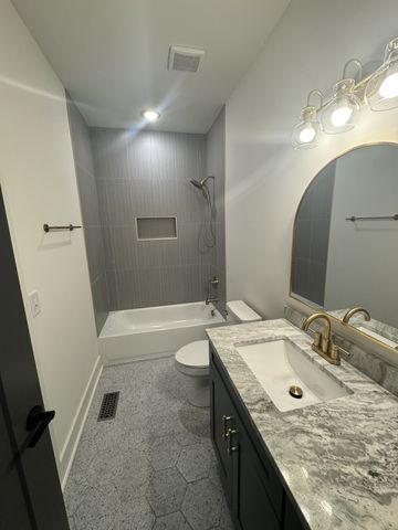 112 Bradley Ln, Cottontown, TN 37048