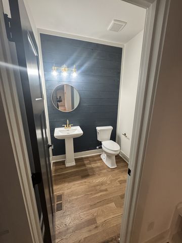 112 Bradley Ln, Cottontown, TN 37048