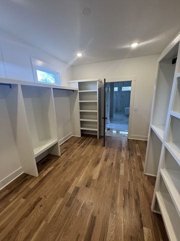 112 Bradley Ln, Cottontown, TN 37048