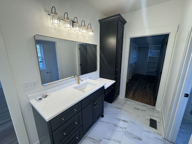 112 Bradley Ln, Cottontown, TN 37048