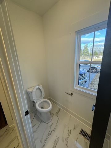 112 Bradley Ln, Cottontown, TN 37048