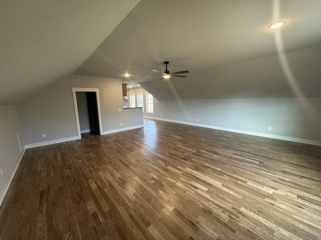 112 Bradley Ln, Cottontown, TN 37048