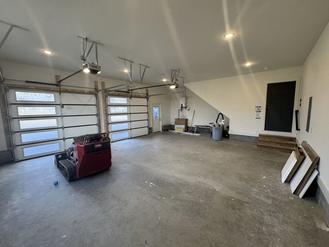 112 Bradley Ln, Cottontown, TN 37048