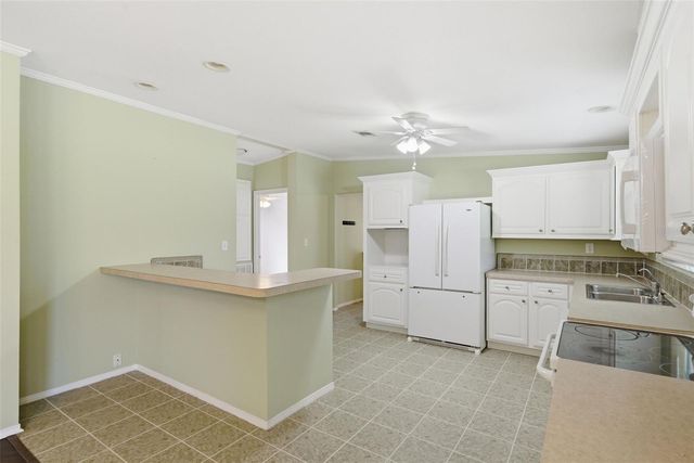 2564 N CREDE AVENUE, Crystal River, FL 34428