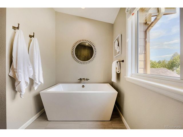 8658 Aberdeen Cir, Highlands Ranch, CO 80130