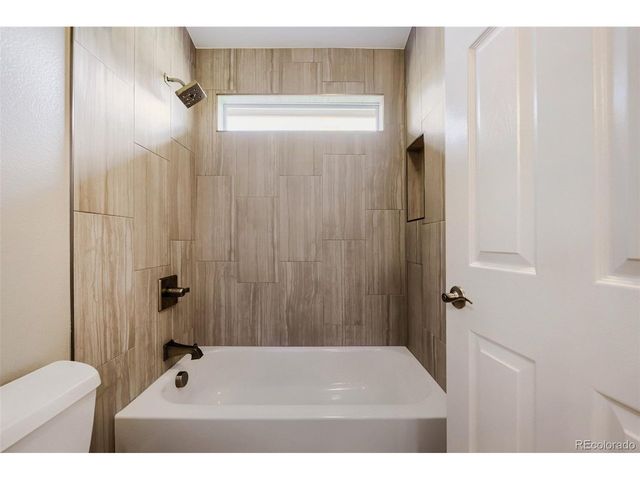 8658 Aberdeen Cir, Highlands Ranch, CO 80130