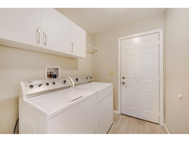 8658 Aberdeen Cir, Highlands Ranch, CO 80130