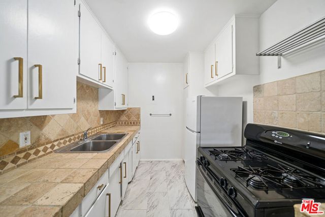 7209 Willoughby Avenue 2, Los Angeles, CA 90046