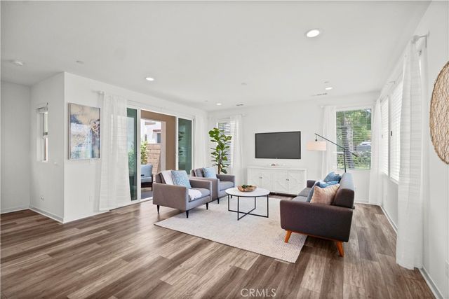 610 Cultivate, Irvine, CA 92618