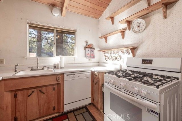 41789 Comstock, Big Bear Lake, CA 92315