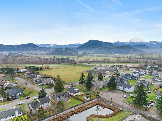 338 Charwila Lane, Enumclaw, WA 98022