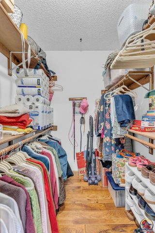 2766 SW Arrowhead RD, Topeka, KS 66614