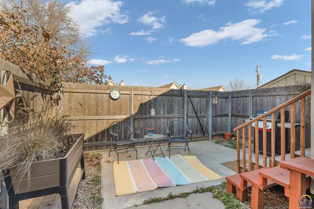 2766 SW Arrowhead RD, Topeka, KS 66614