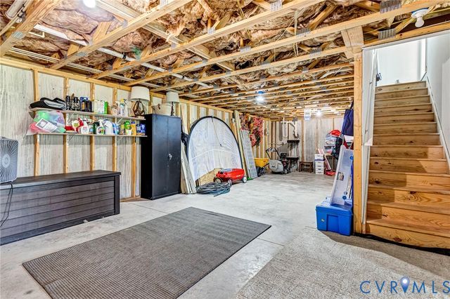 8469 Chimney Rock Dr, Mechanicsville, VA 23116