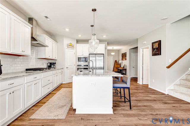 8469 Chimney Rock Dr, Mechanicsville, VA 23116