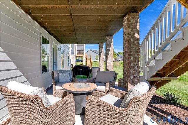 8469 Chimney Rock Dr, Mechanicsville, VA 23116