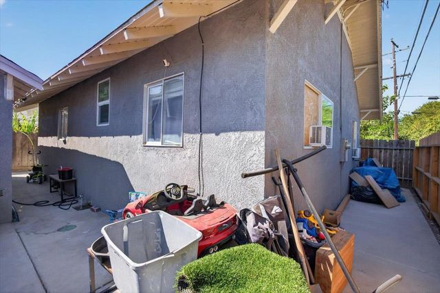 1118 N Augusta Street, Fresno, CA 93701