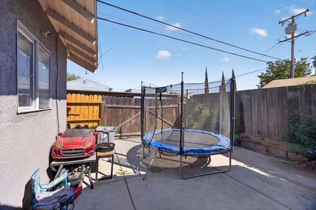 1118 N Augusta Street, Fresno, CA 93701