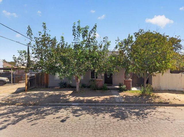 1118 N Augusta Street, Fresno, CA 93701