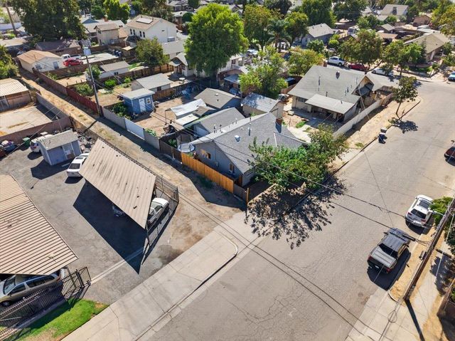 1118 N Augusta Street, Fresno, CA 93701