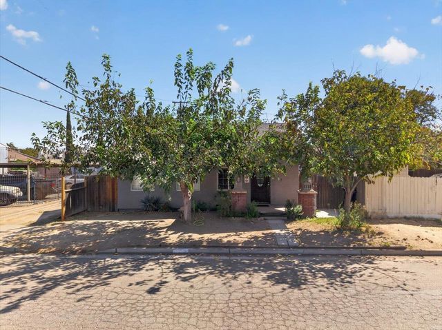 1118 N Augusta Street, Fresno, CA 93701