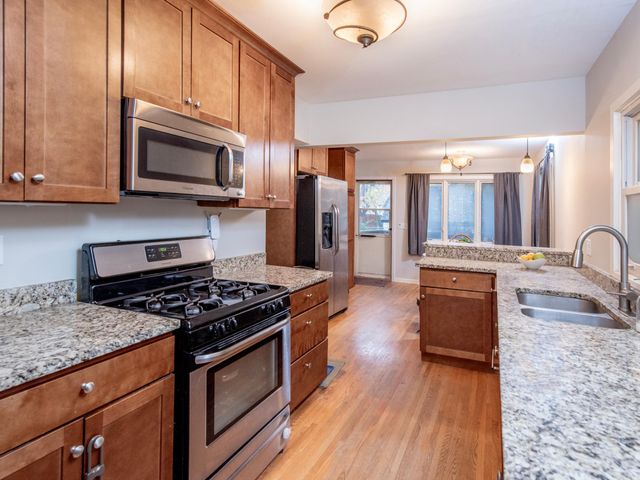 6008 Clinton Avenue, Minneapolis, MN 55419