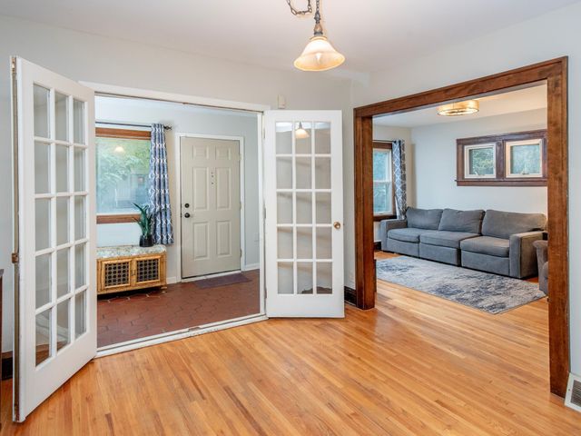 6008 Clinton Avenue, Minneapolis, MN 55419