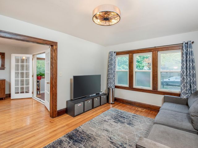 6008 Clinton Avenue, Minneapolis, MN 55419