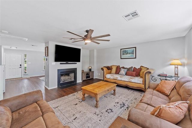 201 S Sumac LN, Georgetown, TX 78633